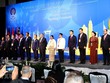 Chủ tịch Quốc hội Nguyễn Thị Kim Ngân và các trưởng đoàn chụp ảnh chung tại lễ khai mạc (Ảnh: TTXVN)