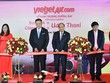 Thủ tướng Chính phủ Nguyễn Xuân Phúc, Phó thủ tướng Thái Lan Anutin Charnvirakul cùng đoàn lãnh đạo cấp cao chính phủ hai nước và lãnh đạo Vietjet trong nghi lễ khai trương 2  đường bay 