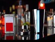 Chiếc bình trộn thông minh tự pha chế một ly cocktail hoàn hảo