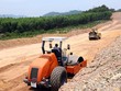 Với sự phối hợp chặt chẽ của tỉnh Quảng Trị và Ban Quản lý dự án Đường Hồ Chí Minh, đến nay đã bàn giao toàn bộ mặt bằng tuyến cao tốc qua địa bàn với chiều dài 37,3 km/37,3km (đạt 100% khối lượng).