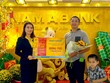 Nam A Bank trao tặng 5 lượng vàng đến các khách hàng 
