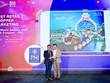 Đại diện PNJ nhận giải thưởng Best Retail Marketing 2024 tại Singapore (Ảnh: Marketing Interactive) 