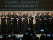 Lãnh đạo 10 nước thành viên ASEAN ký vào tuyên bố thành lập cộng đồng ASEAN ngày 22/11/2015