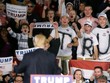 Đám đông cử tri hào hứng trước phát biểu của tỷ phú Donald Trump. Ảnh AP