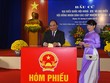 Thủ tướng Nguyễn Xuân Phúc và phu nhân bỏ phiếu bầu cử. Ảnh VGP/ Quang Hiếu