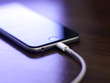 Apple bị kiện vì sử dụng bằng sáng chế công nghệ sạc mà không xin phép.