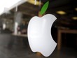 Bên ngoài một cửa hàng của Apple tại California (Mỹ). Ảnh: Reuters