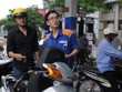 Giữ giá xăng, tăng giá dầu từ 15h