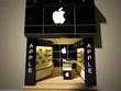Những biển hiệu thế này được cho là xâm phạm quyền sở hữu trí tuệ của Apple.
