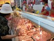 Giá bán thịt tại các siêu thị có giảm so với trước, nhưng không nhiều.