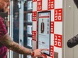 10 máy bán hàng của Uniqlo sẽ được lắp tại Mỹ. Ảnh: WSJ