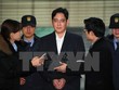 Phó Chủ tịch Tập đoàn Samsung Lee Jae-Yong (giữa) tới văn phòng công tố ở Seoul ngày 18/2. (Nguồn: AFP/TTXVN)