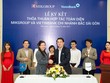 Bà Hoàng Thị Thu Hằng, Phó tổng giám đốc MIKGroup và ông Vũ Quôc Việt, Giám đốc Vietibank Chi nhánh Bắc Sài Gòn ký kết bản thỏa thuận hợp tác toàn diện