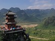 Dòng người đến ngôi chùa lớn nhất thế giới ở Hà Nam dù chưa xây xong