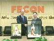 Ông Phạm Việt Khoa, Chủ tịch FECON (bên phải) và ông Kazuo Suzuki, Chủ tịch Tập đoàn Raito Kogyo bắt tay ghi dấu cho sự hợp tác mới giữa hai bên