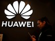 Biểu tượng Huawei tại một cửa hàng ở Chile hôm 14/6. Ảnh: Reuters.