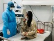 Nữ bệnh nhân đã hết sốt được 3 ngày, sức khỏe dần ổn định. Ảnh: Tô Hà.
