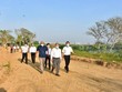 Chủ tịch UBND tỉnh Thừa Thiên Huế Phan Ngọc Thọ kiểm tra tiến độ chỉnh trang đường đi bộ dọc sông Hương.