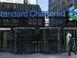 Cổ phiếu Standard Charted lao dốc sau khi Fitch đánh tụt hạng