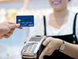 Thanh toán không dùng tiền mặt tăng gần 50%, rút tiền qua máy ATM giảm sâu