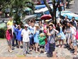 “Cháy tour”, dịch vụ tăng giá gấp 3, khách vẫn ùn ùn đi du lịch