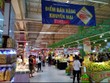 KHông khí mua sắm nhộn nhịp trong tháng khuyến mại Hà Nội 2017