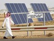 Một cơ sở sản xuất điện mặt trời của Saudi Arabia. Ảnh: Reuters