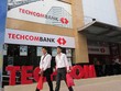 Techcombank bán cổ phiếu quỹ lãi gần 4 lần