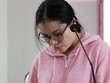 Bị cáo Phan Thị Huyền cúi gằm mặt suốt phiên tòa. Ảnh: Nguyễn Khoa.