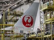 Một máy bay của JAL tại sân bay Haneda. Ảnh: Reuters