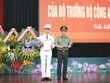 Đại tá Vũ Hồng Văn (trái) được bổ nhiệm chức vụ Giám đốc Công an tỉnh Đắk Lắk.