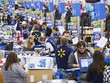 Walmart hiện là chuỗi bán lẻ lớn nhất nước Mỹ, có mặt tại nhiều quốc gia trên thế giới, đón 200 triệu lượt khách mua sắm mỗi tuần. Ảnh: Fortune.