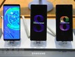 Điện thoại Samsung Galaxy Note 8 được bày bán tại thủ đô Seoul, Hàn Quốc. (Ảnh: AFP/TTXVN).