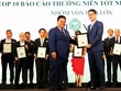 Đại diện Tập đoàn Novaland nhận giải thưởng Top 10 Báo cáo thường niên tốt nhất năm 2018 dành cho doanh nghiệp trong nhóm vón hóa lớn.