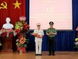 Thượng tướng Nguyễn Văn Thành trao quyết địnhvà chúc mừng Đại tá Bùi Xuân Thắng.
