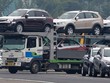 Giá đắt, chi phí nuôi xe lớn nên xe hơi đối với phần lớn người dân Việt vẫn là mơ ước.