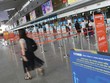Việc cổ phần hóa không đúng quy định khiến ACV rơi vào tình cảnh “trở đi mắc núi, trở lại mắc sông”.