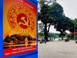 Pano được trang trí chào mừng Kỷ niệm 90 năm Ngày thành lập Đảng bộ TP tại khu vực Hồ Gươm. (ảnh: Kinh tế đô thị).
