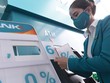 Thời gian qua, các tổ chức tín dụng đã đồng loạt giảm lãi suất hỗ trợ doanh nghiệp với cả khoản vay hiện hữu và vay mới, mức giảm phổ biến từ 2-2,5%/năm.