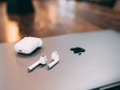 Tai nghe AirPods của Apple. (Nguồn: Nikkei Asian Review).