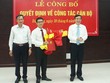 Đại diện lãnh đạo Đà Nẵng trao quyết định cho ông Phan Văn Sơn.