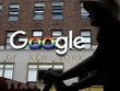 Biểu tượng Google bên ngoài văn phòng ở New York, Mỹ. (Nguồn: AFP/TTXVN).