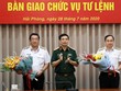 Thượng tướng Phan Văn Giang chúc mừng đồng chí Phạm Hoài Nam và đồng chí Trần Thanh Nghiêm.