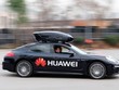 Một chiếc Porsche Panamera điều khiển bởi Huawei Mate 10 Pro tại Mobile World Congress 2018 ở Barcelona, Tây Ban Nha. Ảnh: Caixin.