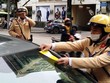 Nếu chủ xe vi phạm không có mặt, CSGT sẽ dán thông báo phạt nguội. Mọi quy trình đều được ghi hình, đảm bảo công khai, minh bạch.
