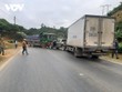 Vụ tai nạn khiến giao thông trên Quốc lộ 6 bị ùn tắc khoảng hơn 1 giờ đồng hồ.