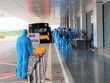 Sân bay Vân Đồn lập tức tiến hành phun khử trùng, khử khuẩn bổ sung trên diện rộng sau trường hợp nhân viên của Cảng hàng không này dương tính với COVID-19. (Ảnh: TTXVN phát).