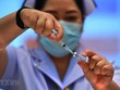 Tiêm chủng vắcxin ngừa bệnh viêm đường hô hấp cấp COVID-19 tại Bangkok, Thái Lan, ngày 28/2/2021. (Ảnh: THX/TTXVN).