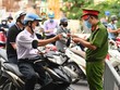 Hà Nội ra thông báo mới về quy định giấy đi đường sau một ngày ban hành
