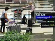 Hành khách tại sân bay quốc tế Changi, Singapore, ngày 8/9/2021. (Ảnh: THX/TTXVN).